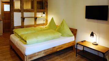 Free WiFi, bed sheets