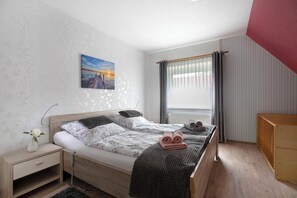 2 室のベッドルーム、WiFi (無料)、ベッドシーツ