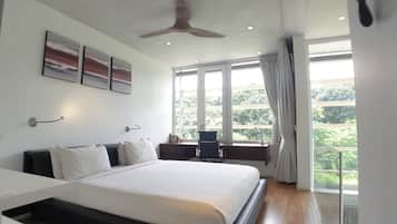1 bedroom, in-room safe, desk, iron/ironing board
