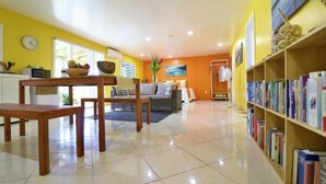 Interior - ShineAwayHomes- Mountain view (Matavera District)