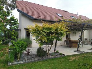 Terrace/patio - Villa 10 à12 Personnes Dans le Jura (Miéry)