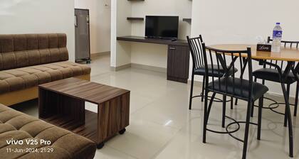 PAL SUITES ROOMS,
2min to the COCHIN INTERNATINAL AIRPORT NEDUMBASSERY