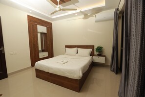 1 bedroom, WiFi, bed sheets