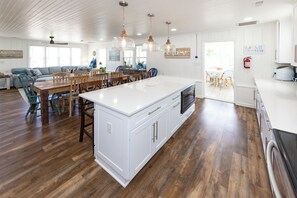 Interior - Barefoot Cottage- Pool- A Sandbridge Favorite! (Virginia Beach)