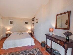 4 Schlafzimmer, BĂŒgeleisen/BĂŒgelbrett, Internetzugang