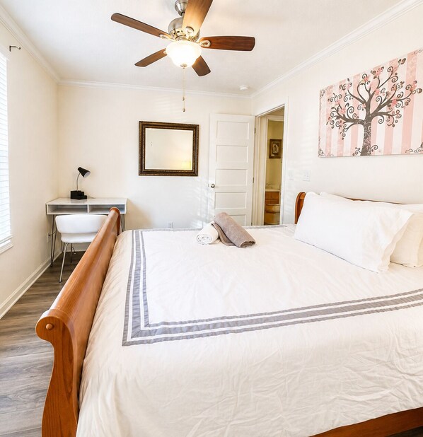3 bedrooms, desk, iron/ironing board, travel cot