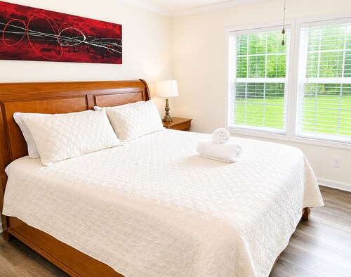 Beautiful, Cozy home in Concord providing a spacious & tranquil retreat