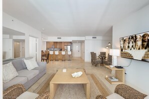 TV, offices - 2BR Apartment w/ ocean view & balcony (Sunny Isles Beach)