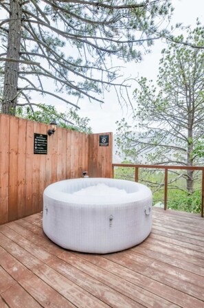 Outdoor spa tub - Incredible dome ideal for a romantic getaway (La Ciénega de González)