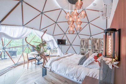 Incredible dome ideal for a romantic getaway