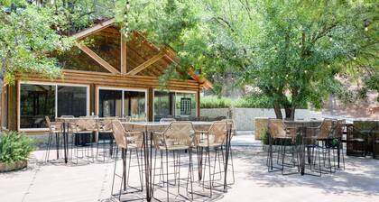 Meteorite Cabin / ideal for family adventures