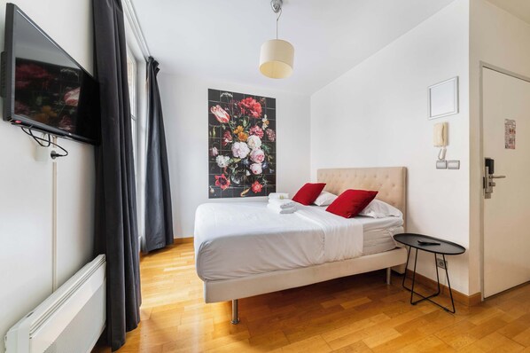 Bügeleisen/Bügelbrett, WLAN, Bettwäsche