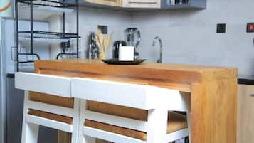 Deluxe Apartment, Non Smoking, Hill View | Living area