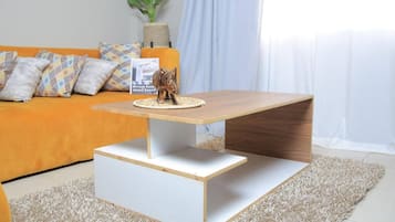 Deluxe Apartment, Non Smoking, Hill View | Living area