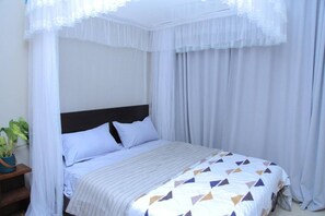 Apartament Deluxe, no fumadors, vistes al turó | Escriptori, espai de treball apte per a portàtils i wifi gratuïta 