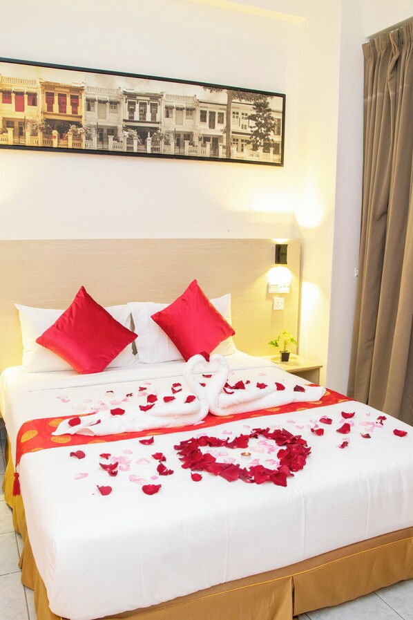 豪華雙人房 | 筆電工作空間、免費無線上網、床單