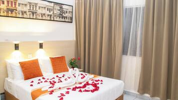 Habitación Deluxe doble | Espacio para trabajar con un portátil, wifi gratis, ropa de cama