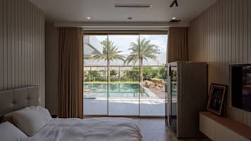 Exclusive Villa, 4 Bedrooms, Garden View | 4 bedrooms, iron/ironing board, travel cot, free WiFi