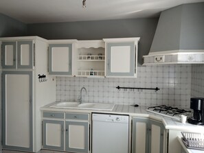 Private kitchen - Spacieuse Maison Avec Jardin. Idéal Pour Visiter la Charente Maritime (Échillais)