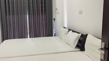 2 chambres, fer et planche à repasser, Wi-Fi, draps fournis