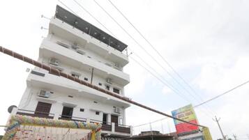 واجهة المنشأة