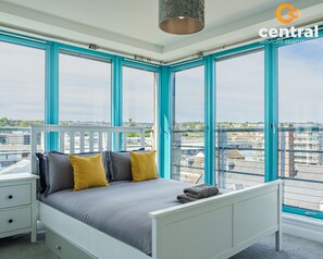 2 bedrooms, iron/ironing board, free WiFi