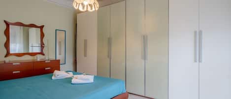 2 habitaciones, tabla de planchar con plancha y wifi