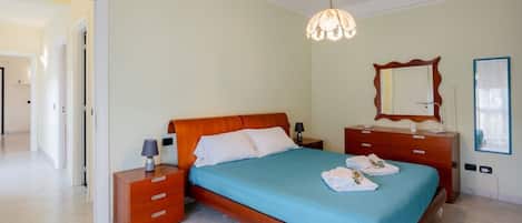 2 habitaciones, tabla de planchar con plancha y wifi
