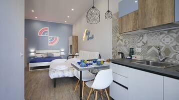 Fer et planche Ă repasser, draps fournis