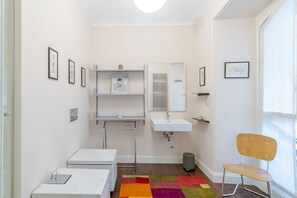 Dusche, Haartrockner, Bidet
