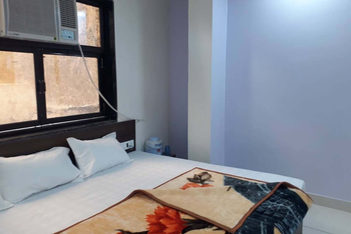 Deluxe Room | Hypo-allergenic bedding, free WiFi, bed sheets