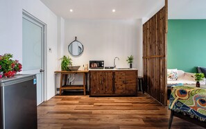 Deluxe-Studio, Nichtraucher, Stadtblick | Eigene Küche | Mini-Kühlschrank, Wasserkocher, Reinigungsartikel, Küchenrolle