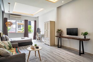 Deluxe Studio, Non Smoking, City View