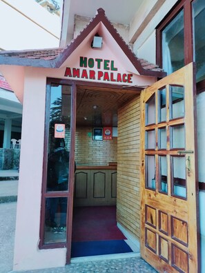 Property entrance - Goroomgo Amar Palace Shimla (Shimla)