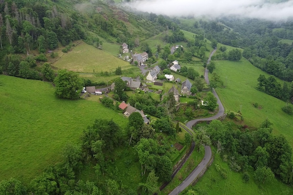 Vue aérienne du hameau Le Rieu