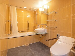 Twin Room, Non Smoking | Bathroom | Combined shower/tub, free toiletries, hair dryer, slippers - APA Hotel Hiroshima Ekimae Stadium Guchi (Hiroshima)