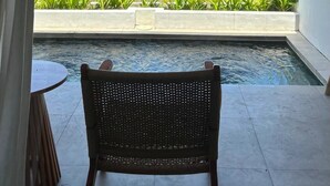 A view from a room with a pool, looking out at a rice field. - The Menuai Bali Villas Canggu (Canggu)