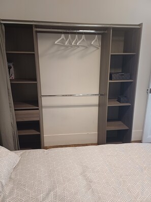 1 bedroom, WiFi, bed sheets