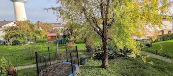 La Villa Sainte-rose: Gîte 3 Chambres Avec Jardin à 5 min de la Cité des Loisirs