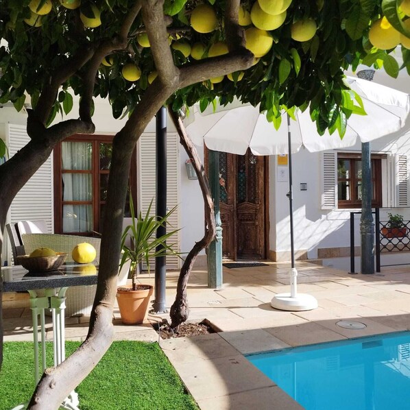 Double Room, 1 Double Bed, Pool View | Terrace/patio