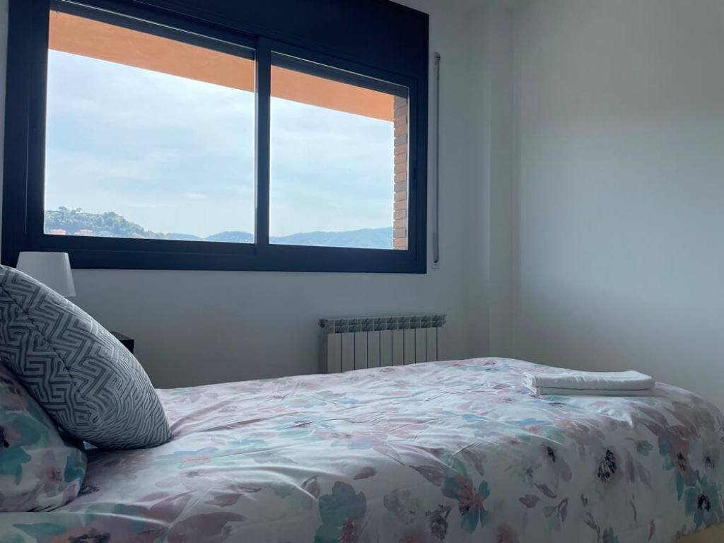 1 slaapkamer, een strijkplank/strijkijzer, wifi, beddengoed