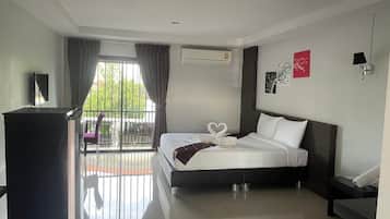 Standard Room, Courtyard Area | 1 bedroom, minibar, individually decorated, desk