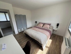 2 Schlafzimmer, Schreibtisch, kostenloses WLAN, Bettwäsche