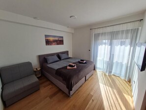 2 sovrum, skrivbord, strykjärn/strykbräda och gratis wi-fi