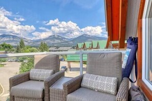 Property grounds - Top Floor / Heron Point / Hot tub / Pool / AC (Invermere)