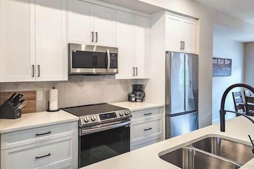 4 bedroom townhouse / Hot tub / Mountain Views