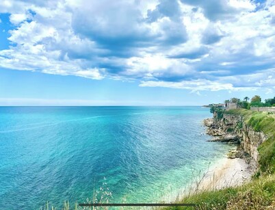 Villa with private access to the sea