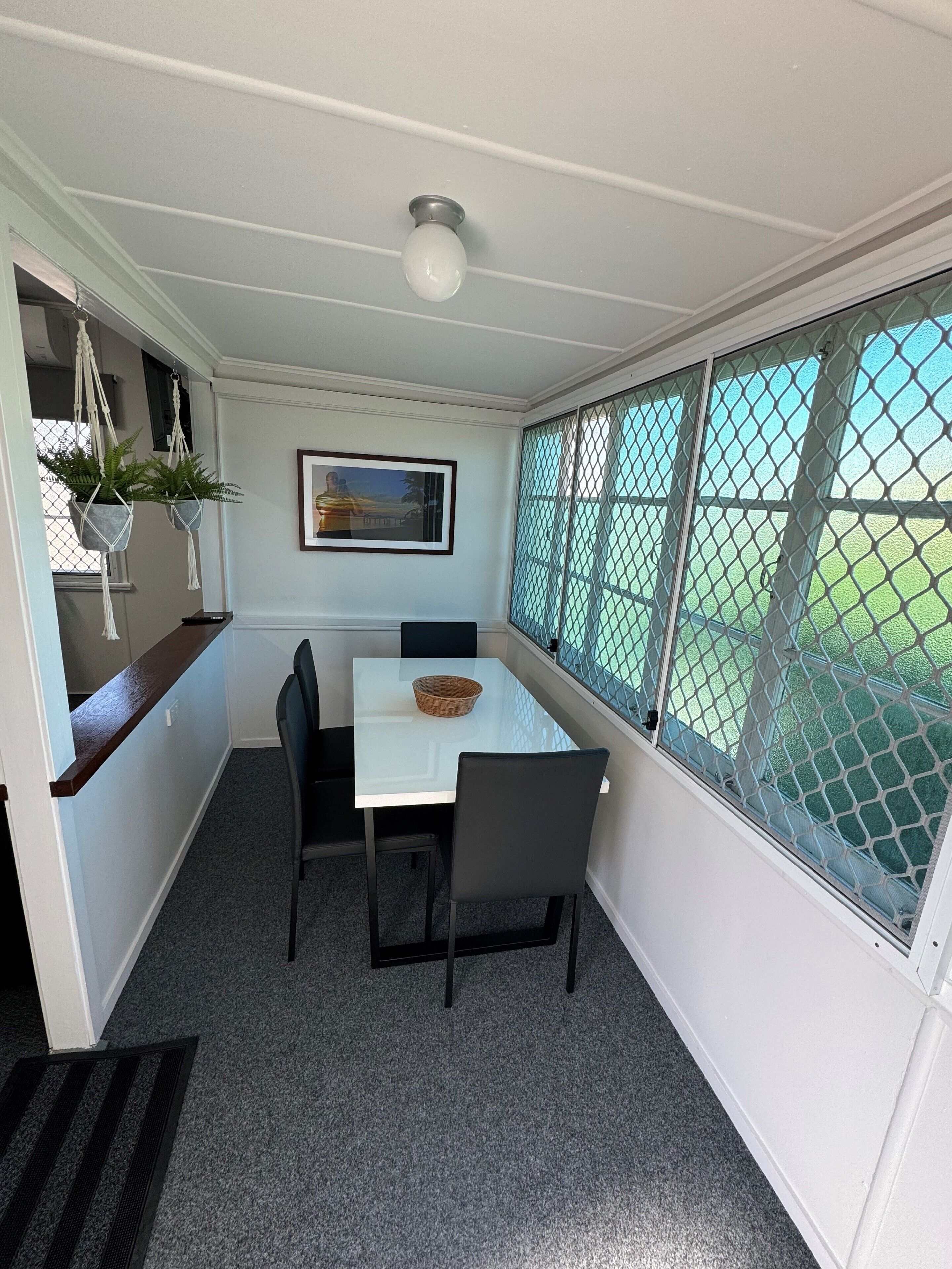 Premium Apartment, 1 Bedroom | Dining room