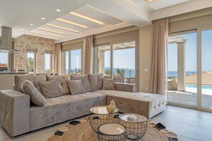 Villa (2 Bedrooms) | Interior