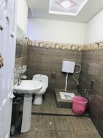 Toallas, jabón, papel higiénico